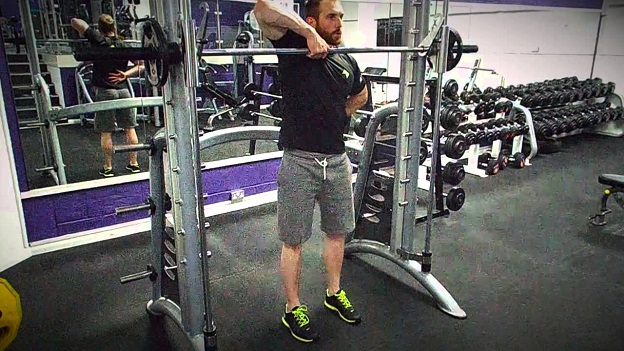 tập vai với máy